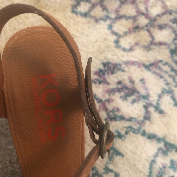 🌟 Michael Kors Leather and Wood Heel 🌟 Size 8 - Picture 2 of 7